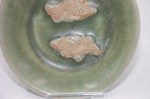 Antiker Teller mit Caladon Glasur mit 2 Fischen Ming Dy